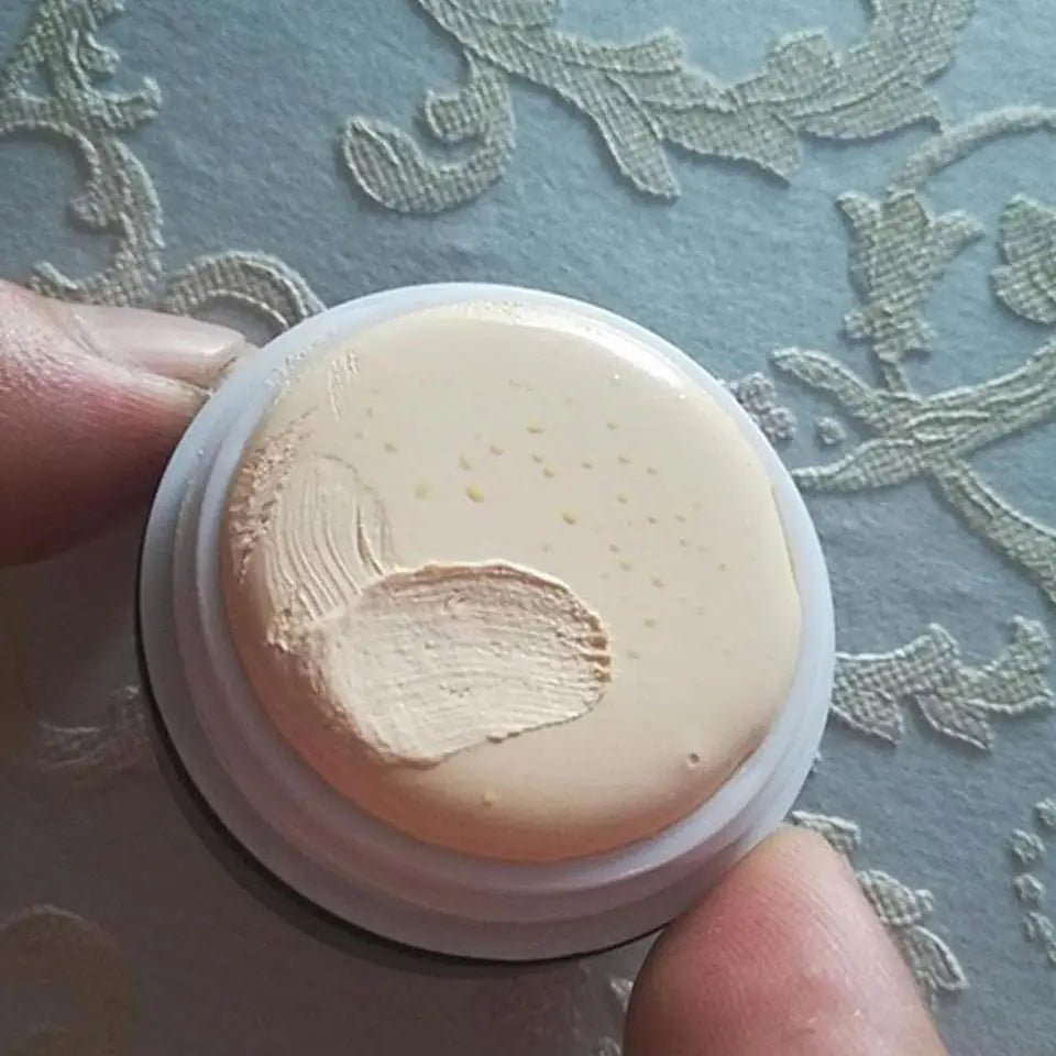 Thai Guanyin Pearl Cream 3gNatural Ginseng Pearl Formula Fade Dark Spots Facial Blemishes Anti-Aging Multi-Action Skin Perfector